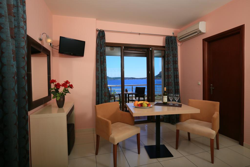 Aparthotel Faros Luxury 3*