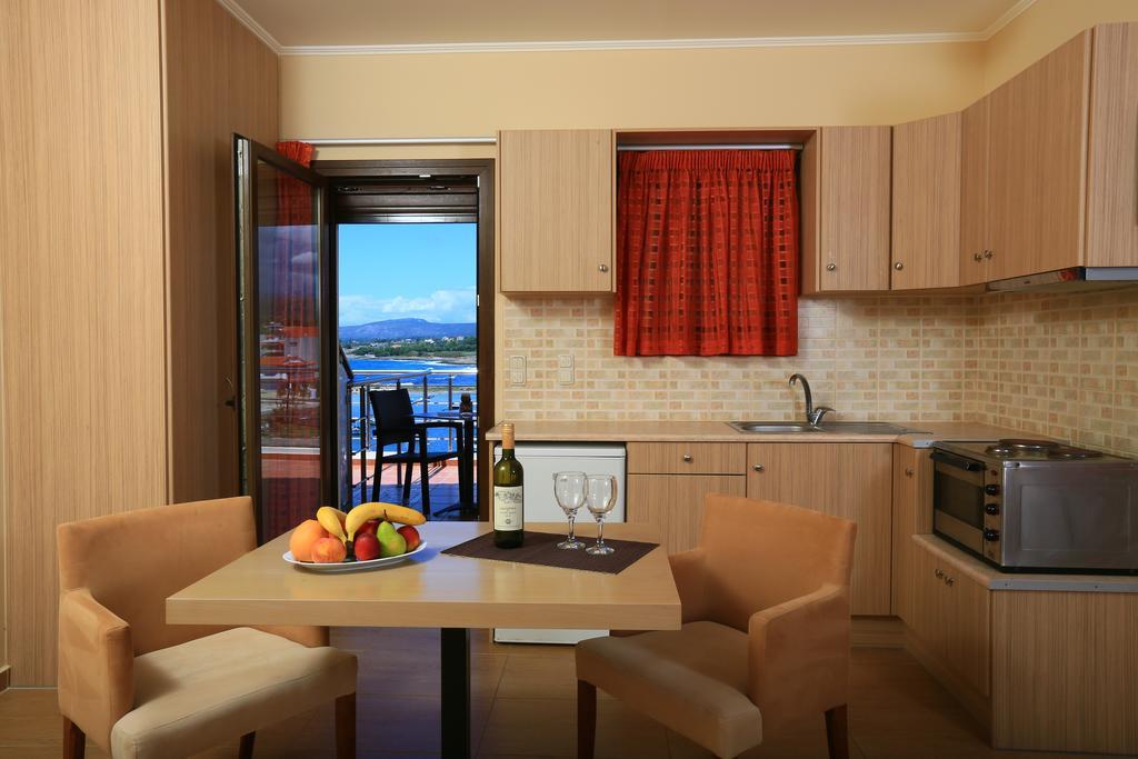 Faros Luxury Aparthotel Marathópolis