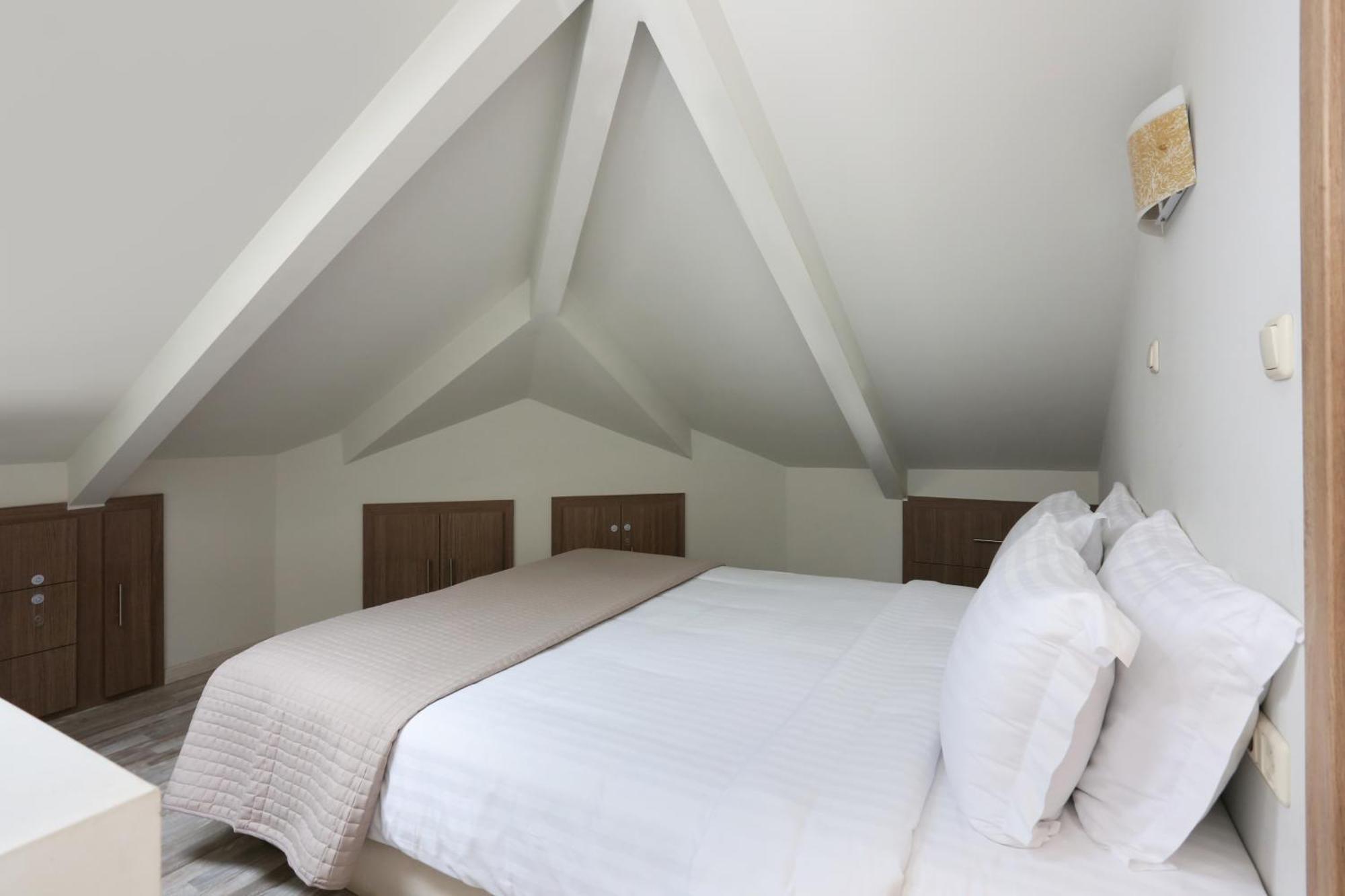 Faros Luxury 3*